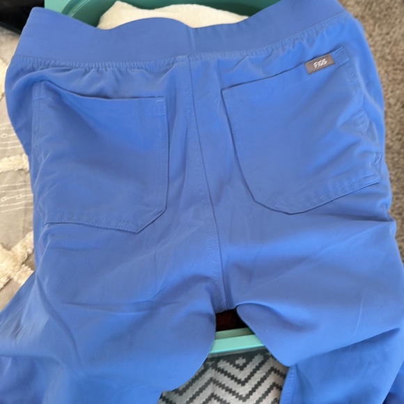 Figs Light Blue Scrubs XSTall - Picture 6 of 8